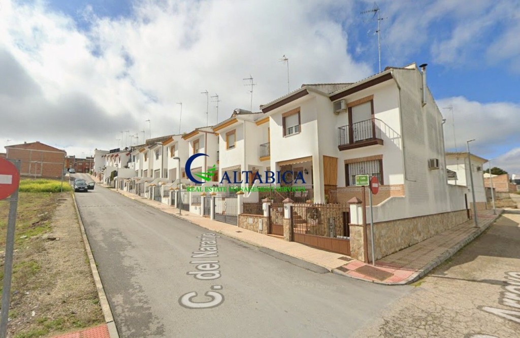 Casa-Chalet en Venta en Mengibar Jaén
