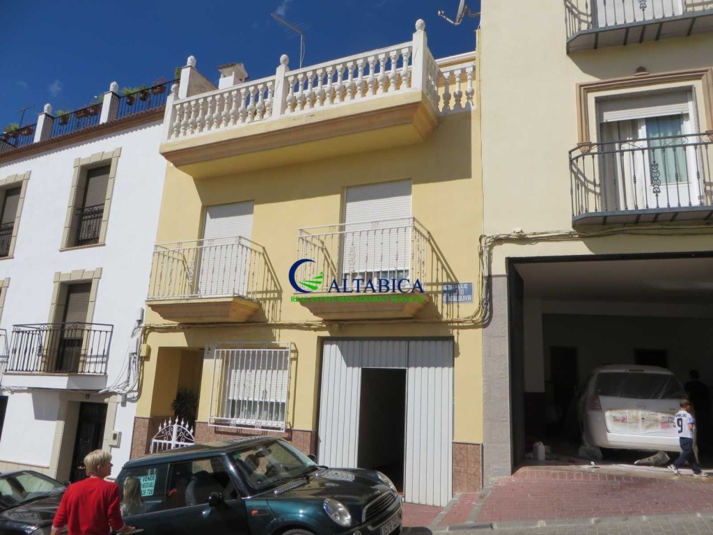 Casa-Chalet en Venta en Huelma Jaén - foto 3