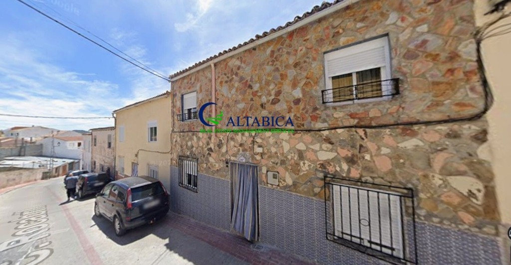 Casa-Chalet en Venta en Huelma Jaén - foto 2