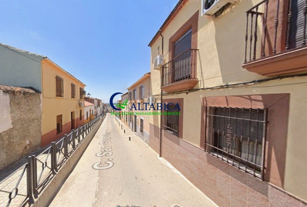 Casa-Chalet en Venta en Navas De San Juan Jaén - foto 2
