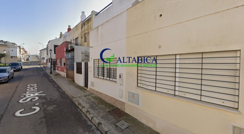 Casa-Chalet en Venta en Puebla Del Rio, La Sevilla - foto 3