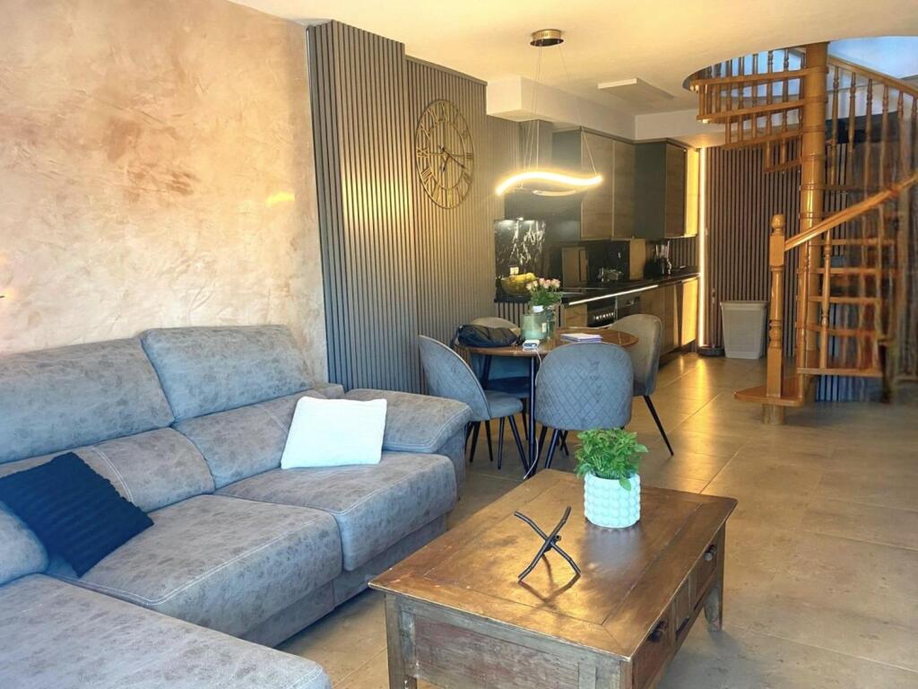 ÁTICO DÚPLEX DE LUJO EN EXCLUSIVA | PRIMERA LÍNEA DE LA CALA - foto 6