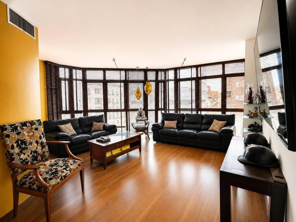 Exclusivo piso en venta junto a Alfonso X El Sabio y Mercado