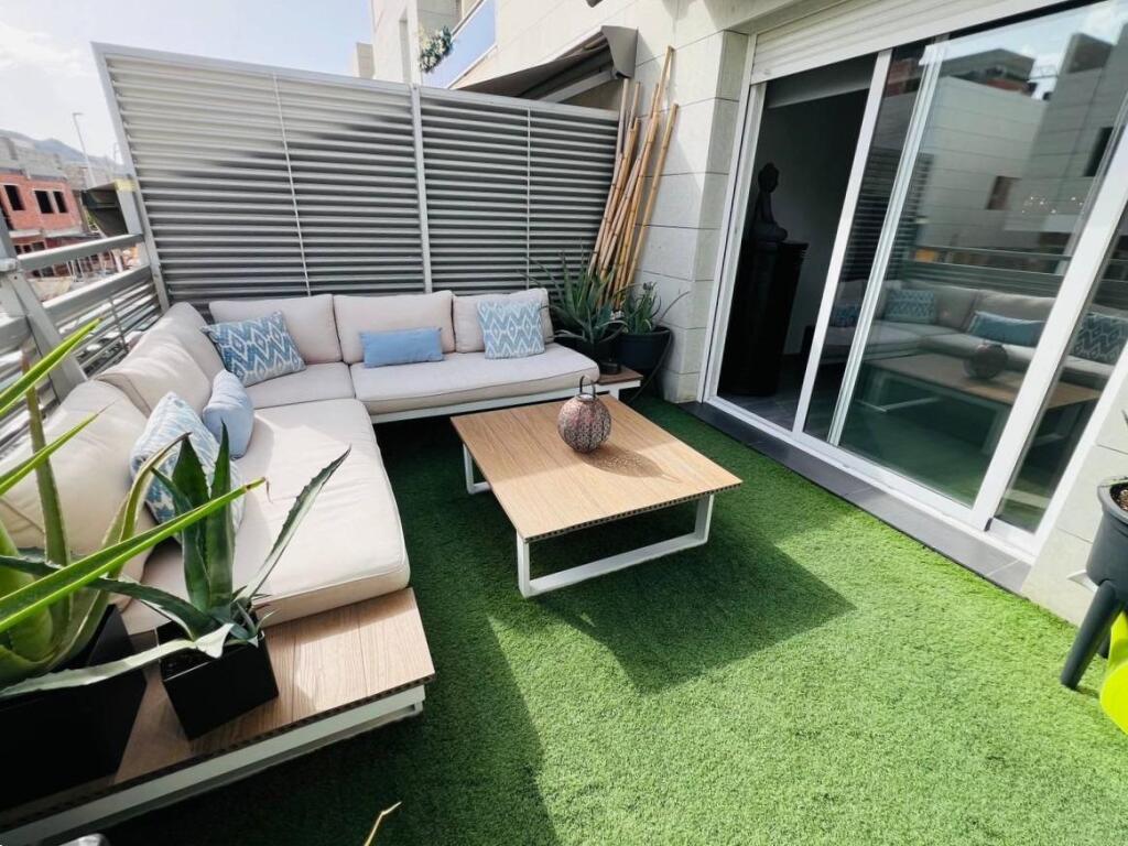 EXCLUSIVO CHALET ADOSADO DE DISEÑO CON SOLÁRIUM PRIVADO Y CA - foto 2