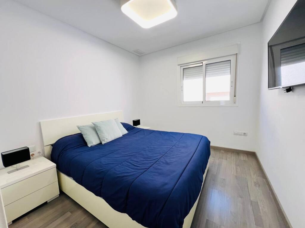 EXCLUSIVO CHALET ADOSADO DE DISEÑO CON SOLÁRIUM PRIVADO Y CA - foto 15