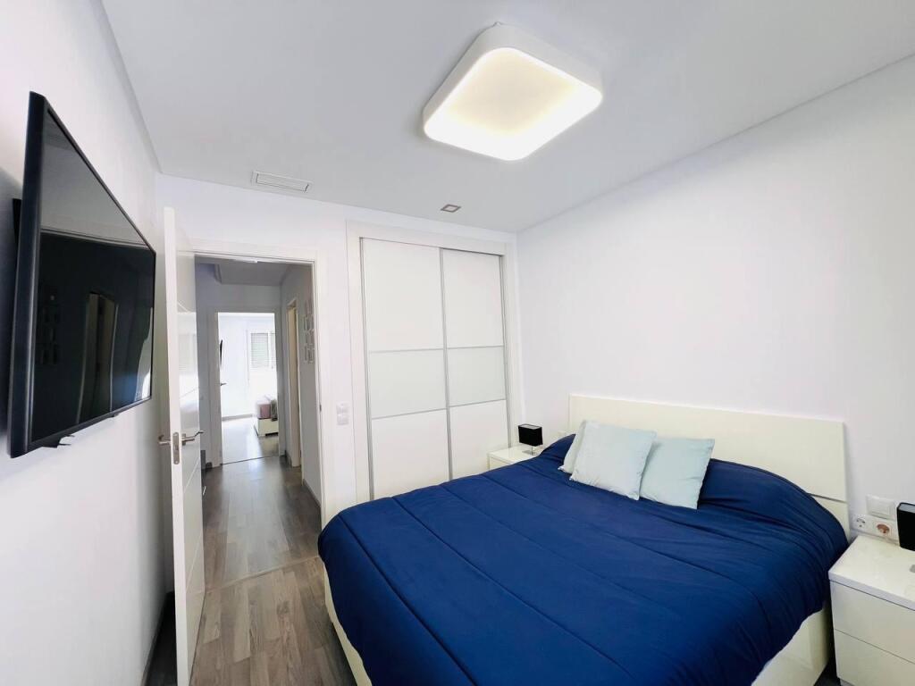EXCLUSIVO CHALET ADOSADO DE DISEÑO CON SOLÁRIUM PRIVADO Y CA - foto 16