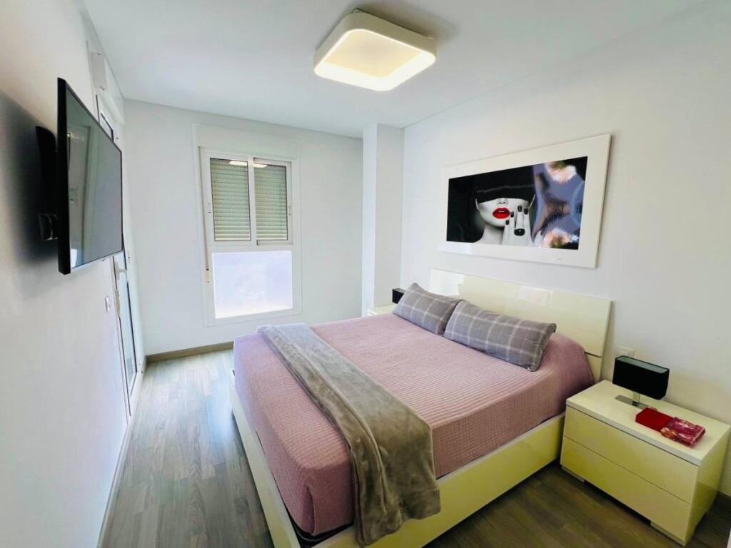 EXCLUSIVO CHALET ADOSADO DE DISEÑO CON SOLÁRIUM PRIVADO Y CA - foto 19