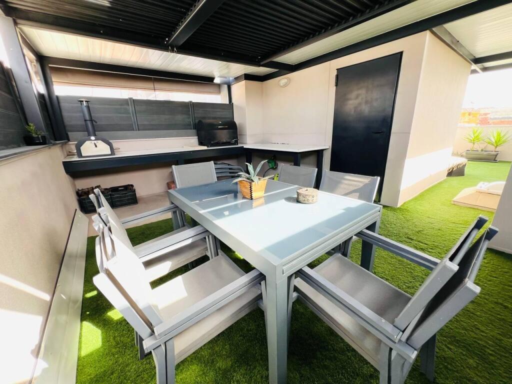 EXCLUSIVO CHALET ADOSADO DE DISEÑO CON SOLÁRIUM PRIVADO Y CA - foto 29