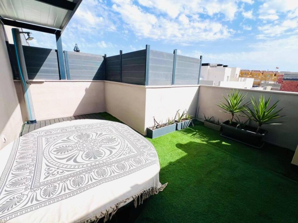 EXCLUSIVO CHALET ADOSADO DE DISEÑO CON SOLÁRIUM PRIVADO Y CA - foto 31