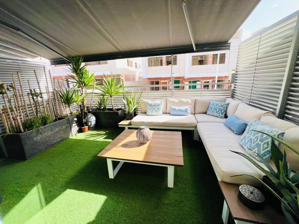 EXCLUSIVO CHALET ADOSADO DE DISEÑO CON SOLÁRIUM PRIVADO Y CA - foto 33