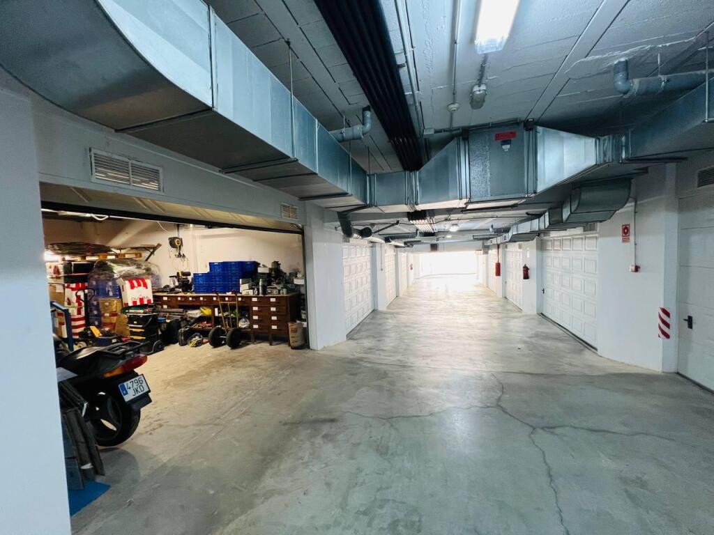 EXCLUSIVO CHALET ADOSADO DE DISEÑO CON SOLÁRIUM PRIVADO Y CA - foto 36