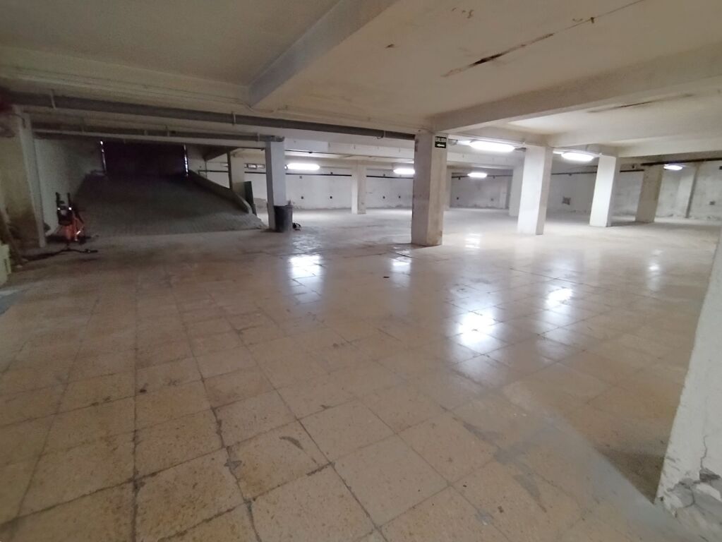 Gran local comercial de 990 m2 en esquina junto al centro de - foto 25