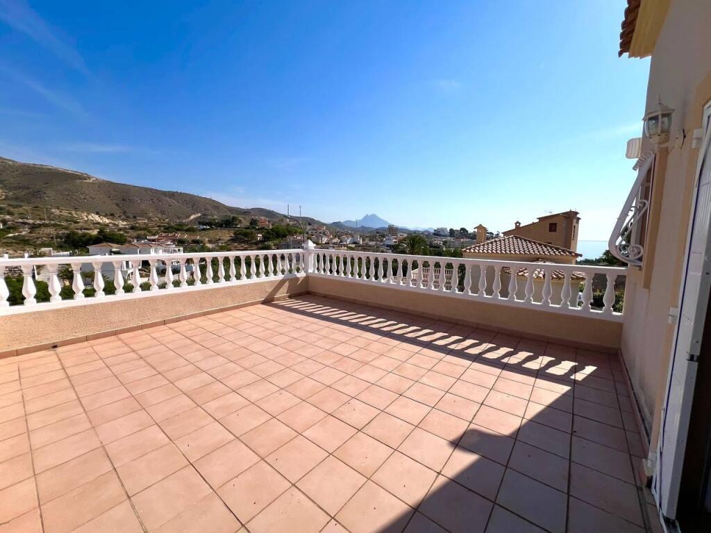 Exclusividad, diseño y calidad de vida frente al Mediterráne - foto 3