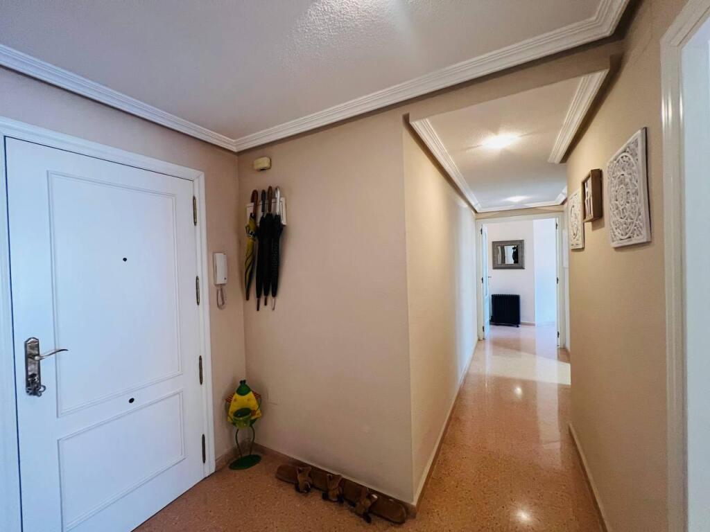 Amplia vivienda con garaje y trastero en la zona Cerámica /  - foto 15