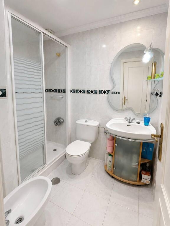 Amplia vivienda con garaje y trastero en la zona Cerámica /  - foto 18