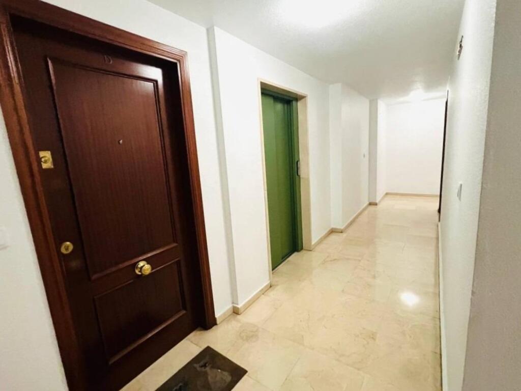 Amplia vivienda con garaje y trastero en la zona Cerámica /  - foto 22