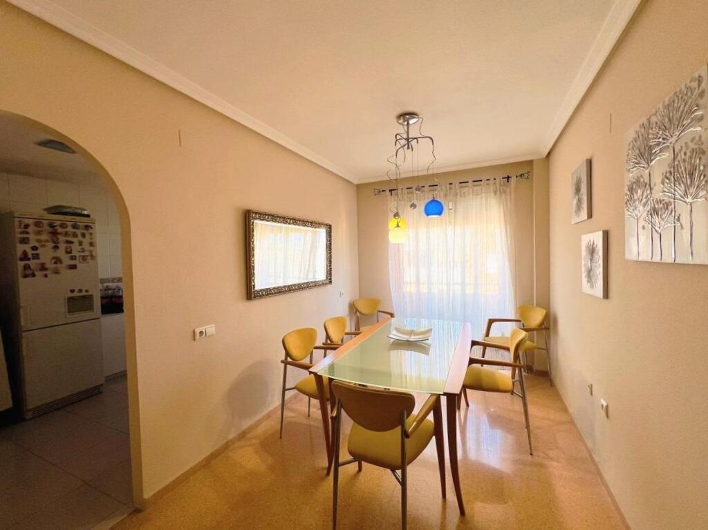 Amplia vivienda con garaje y trastero en la zona Cerámica /  - foto 4
