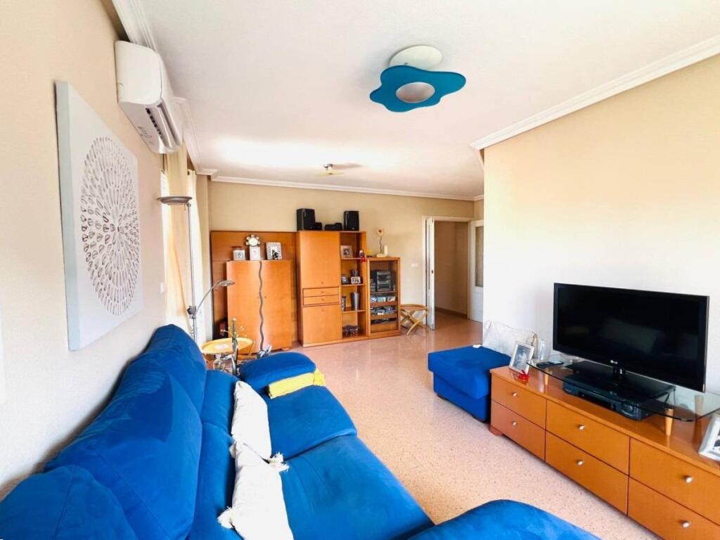 Amplia vivienda con garaje y trastero en la zona Cerámica /  - foto 6