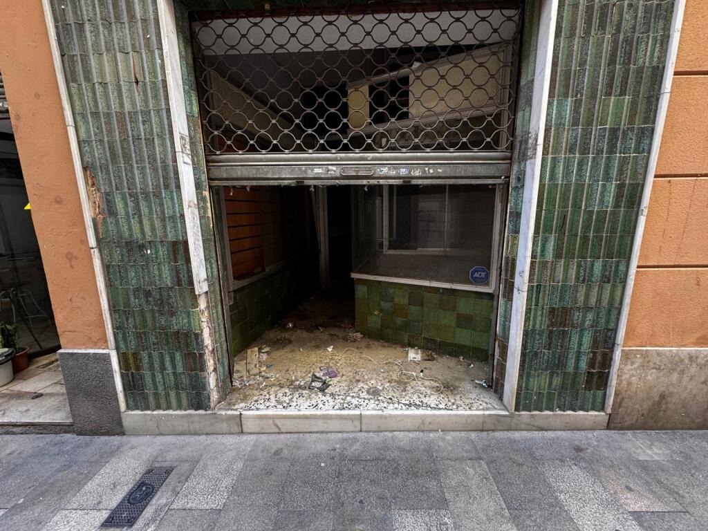 EN VENTA LOCAL EN VILANOVA Y LA GELTRÚ