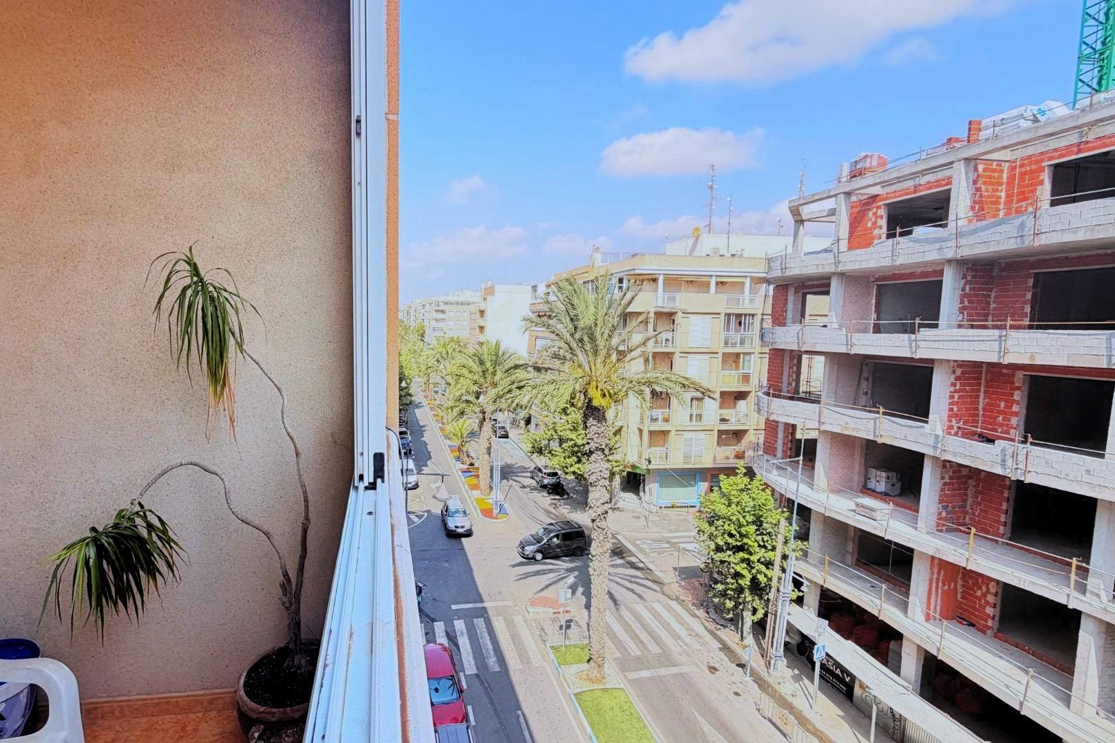 Apartamento céntrico, luminoso y espacioso (aprox. 65 m2 – 4 - foto 2
