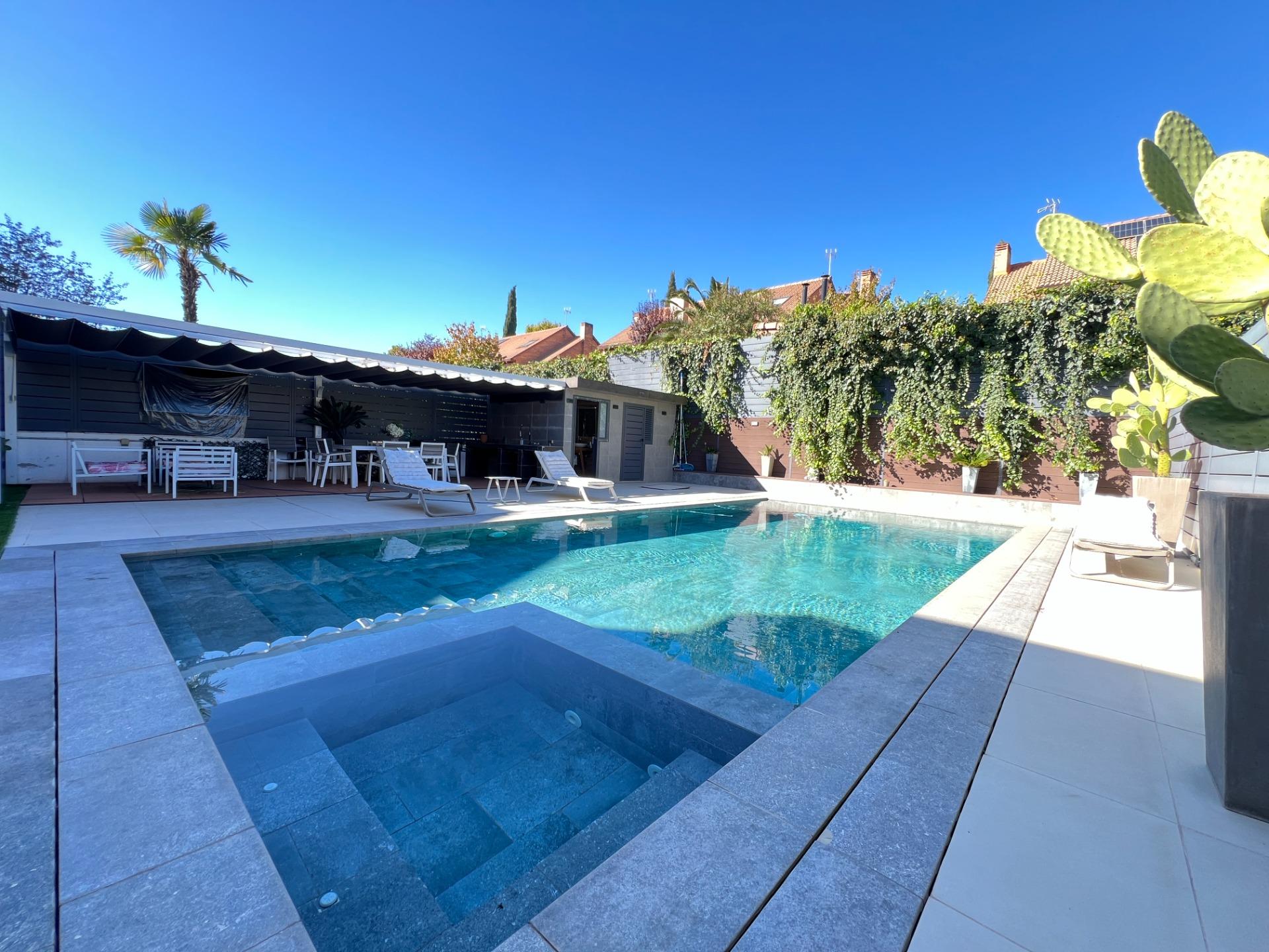 EXCLUSIVO CHALET LUJO TOTALMENTE REFORMADO EN VENTA - SIN HO - foto 11