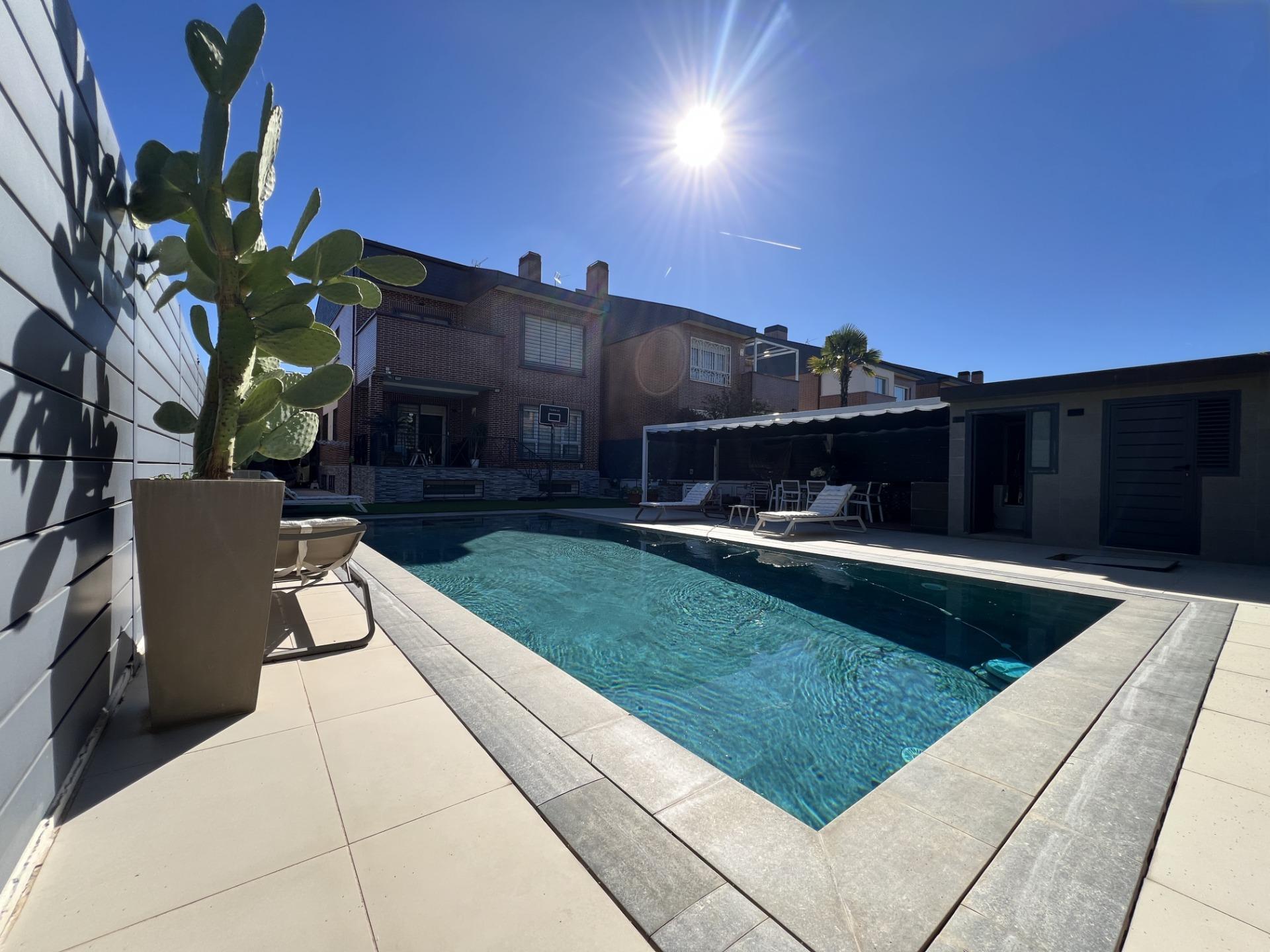 EXCLUSIVO CHALET LUJO TOTALMENTE REFORMADO EN VENTA - SIN HO - foto 17