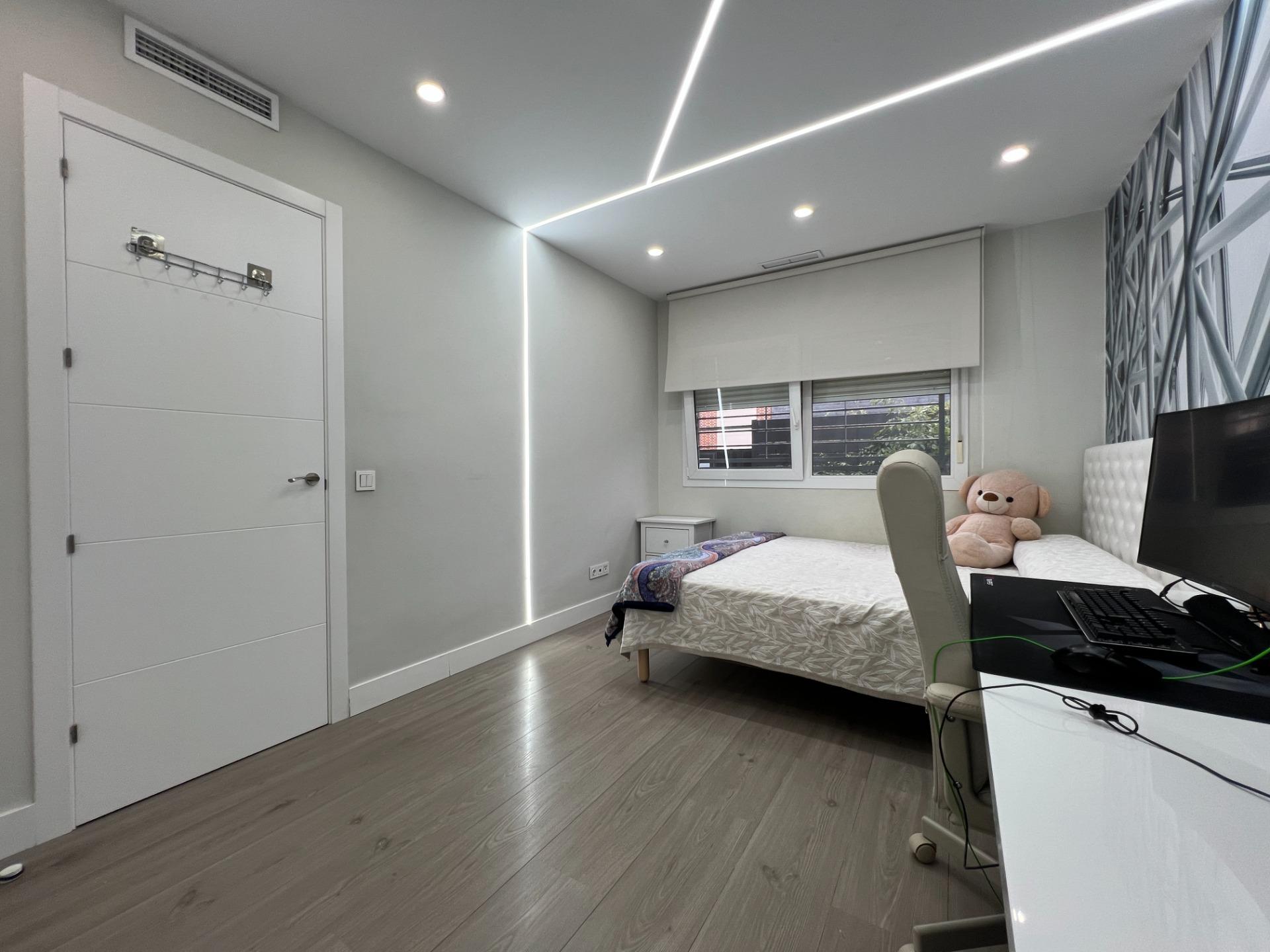 EXCLUSIVO CHALET LUJO TOTALMENTE REFORMADO EN VENTA - SIN HO - foto 40