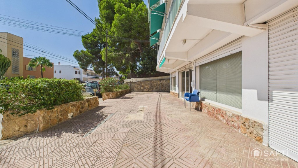 En venta – Local polivalente con terraza privada en Santa Po - foto 17