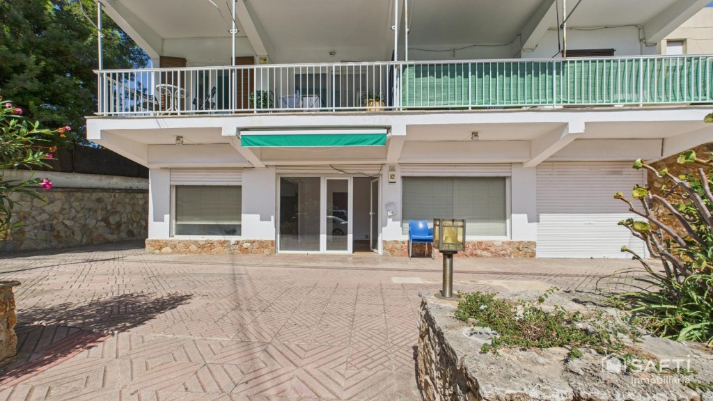 En venta – Local polivalente con terraza privada en Santa Po - foto 22