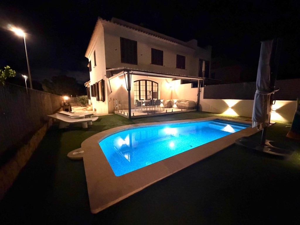 Villa de diseño amueblada y conectada en Puig de Ros – C/ Es - foto 2