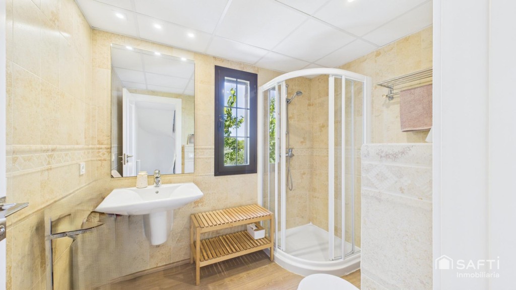 Villa de diseño amueblada y conectada en Puig de Ros – C/ Es - foto 20