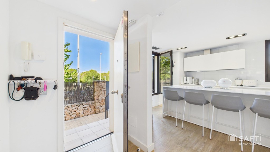 Villa de diseño amueblada y conectada en Puig de Ros – C/ Es - foto 4