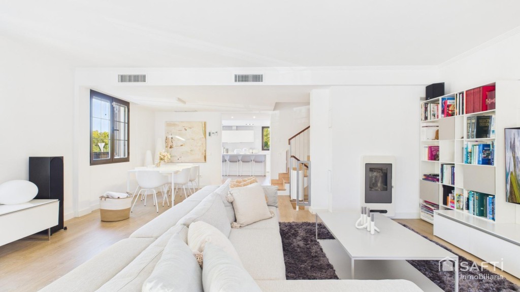 Villa de diseño amueblada y conectada en Puig de Ros – C/ Es - foto 8