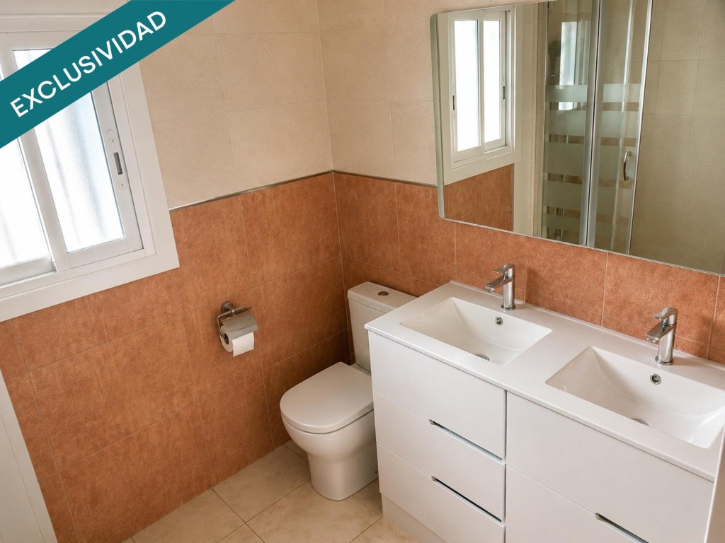 En venta un Exclusivo chalet estilo Mediterráneo en una urba - foto 12