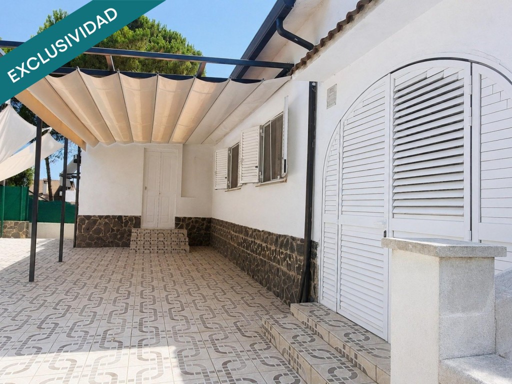 En venta un Exclusivo chalet estilo Mediterráneo en una urba - foto 4