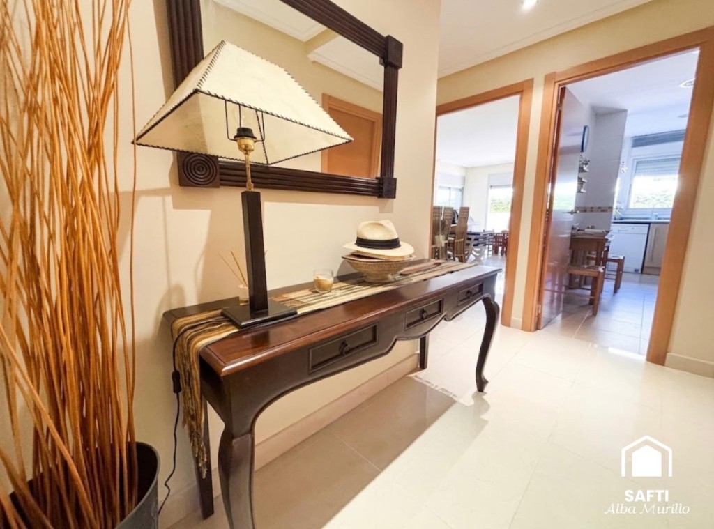 Exclusiva planta baja con jardín privado y piscina comunitar - foto 11