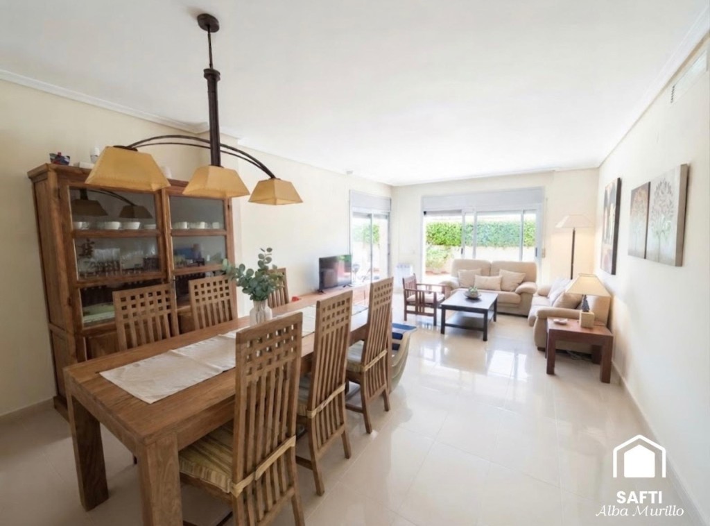 Exclusiva planta baja con jardín privado y piscina comunitar - foto 12