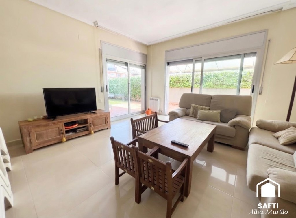 Exclusiva planta baja con jardín privado y piscina comunitar - foto 13