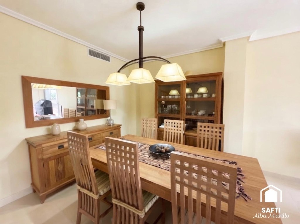 Exclusiva planta baja con jardín privado y piscina comunitar - foto 16