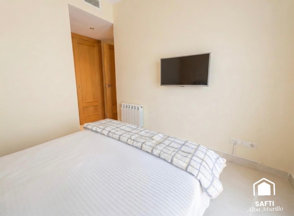 Exclusiva planta baja con jardín privado y piscina comunitar - foto 22