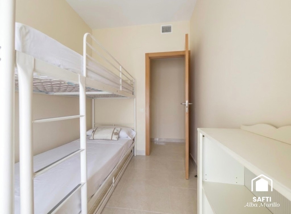 Exclusiva planta baja con jardín privado y piscina comunitar - foto 28