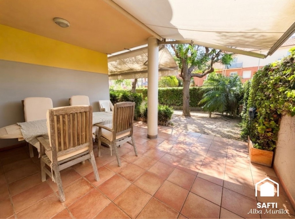 Exclusiva planta baja con jardín privado y piscina comunitar - foto 4