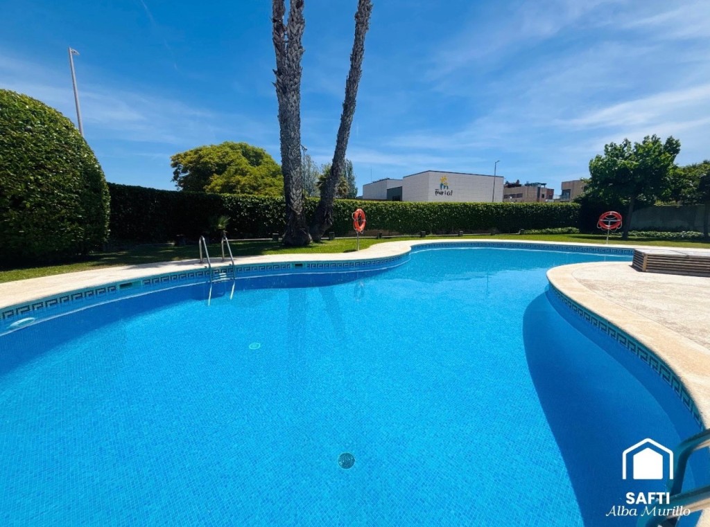 Exclusiva planta baja con jardín privado y piscina comunitar - foto 33