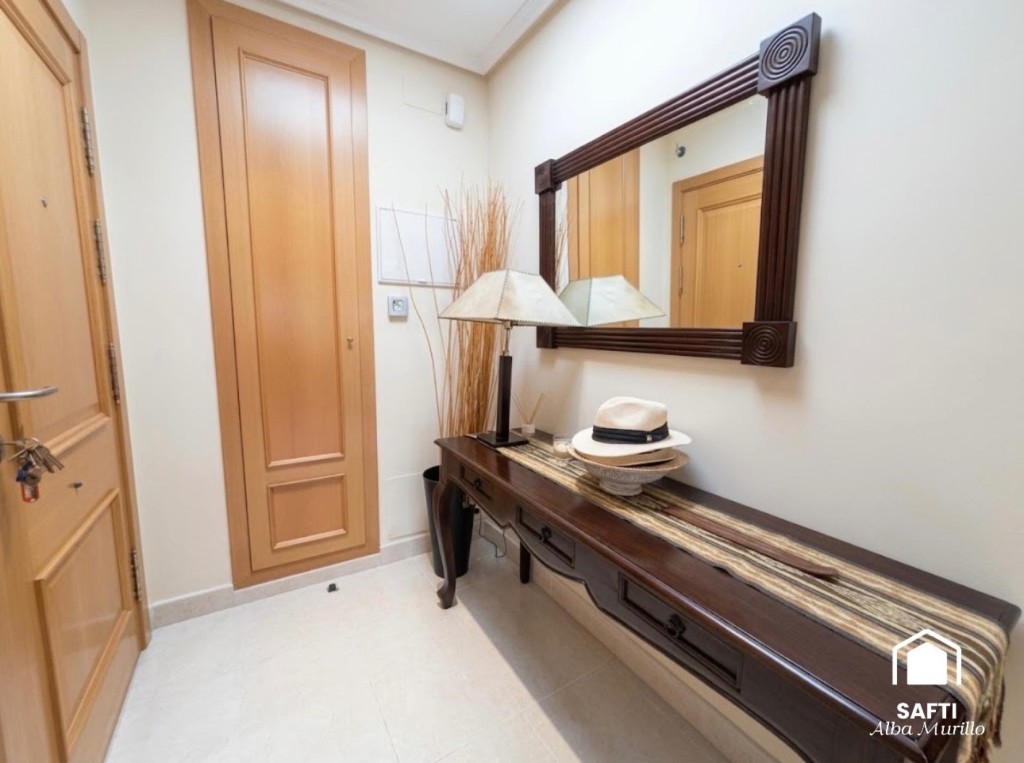 Exclusiva planta baja con jardín privado y piscina comunitar - foto 10