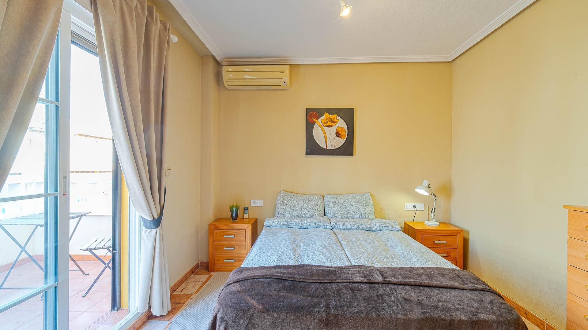 Amplia casa adosada de 3 dormitorios con solárium privado - foto 16