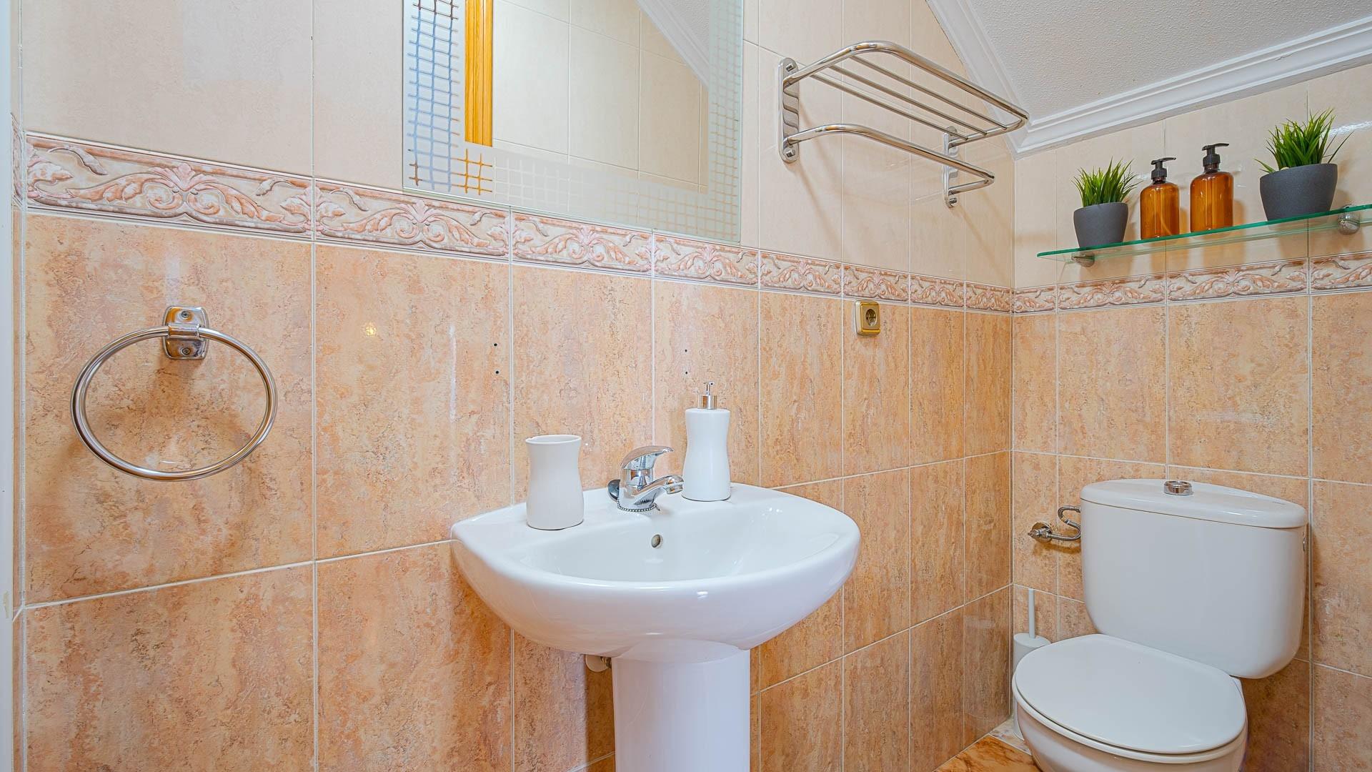 Amplia casa adosada de 3 dormitorios con solárium privado - foto 19