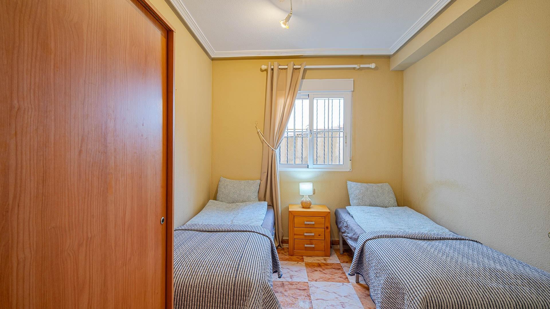Amplia casa adosada de 3 dormitorios con solárium privado - foto 21
