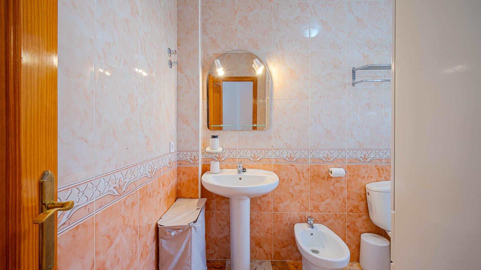 Amplia casa adosada de 3 dormitorios con solárium privado - foto 23