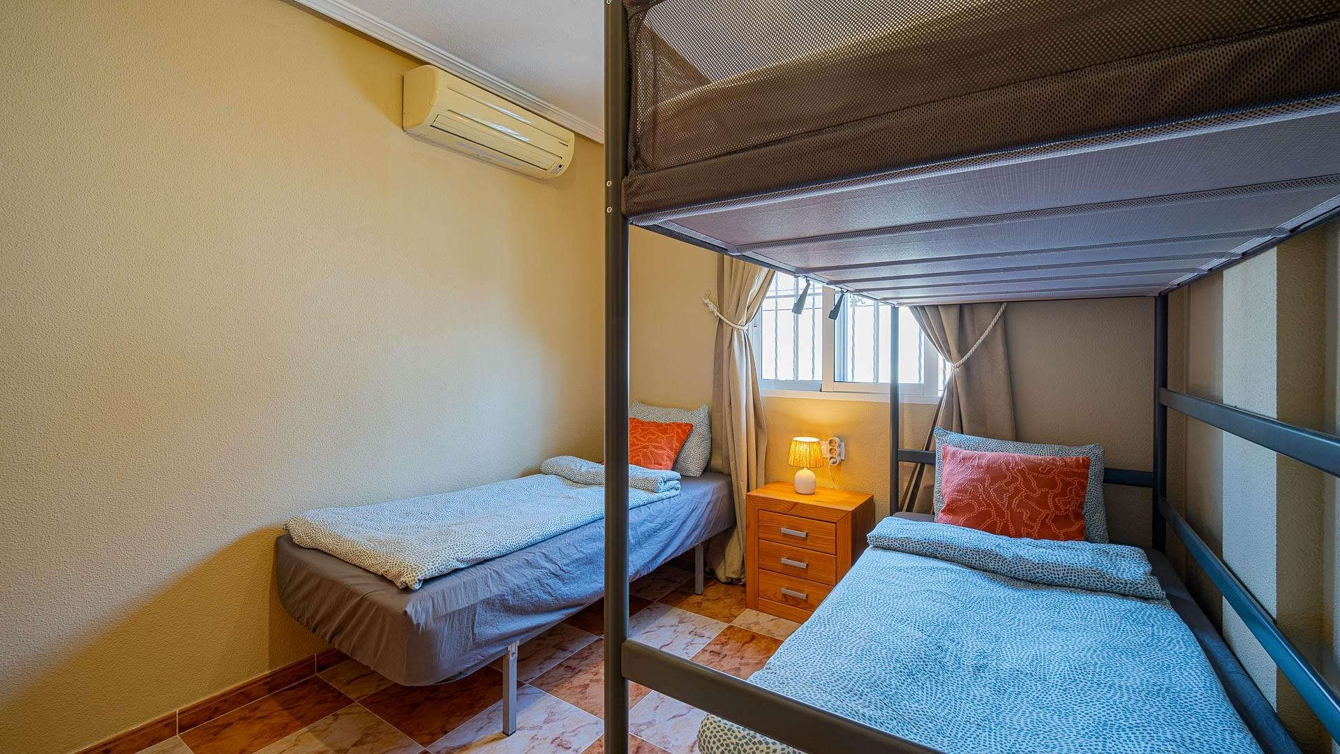 Amplia casa adosada de 3 dormitorios con solárium privado - foto 25