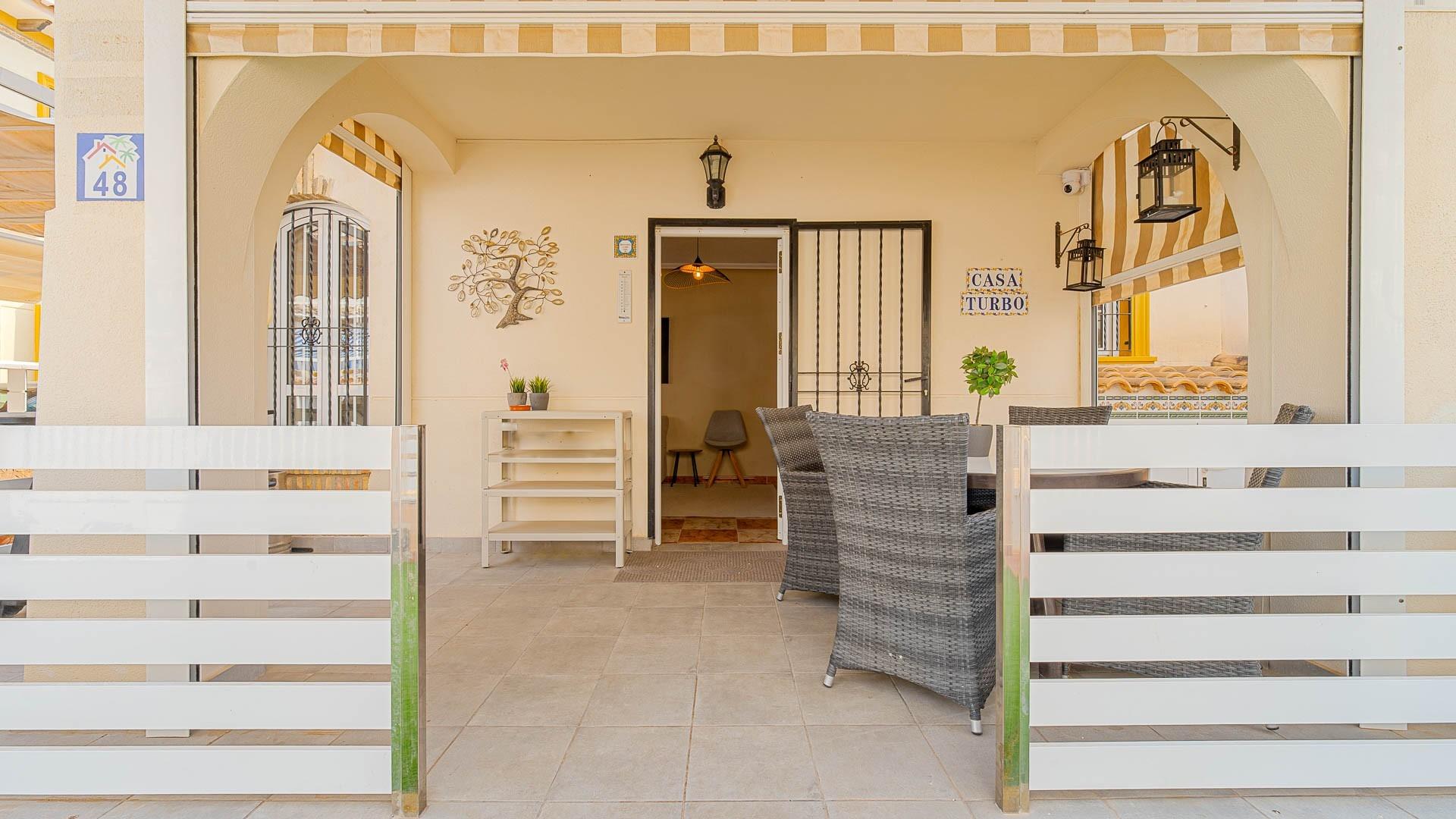 Amplia casa adosada de 3 dormitorios con solárium privado - foto 6